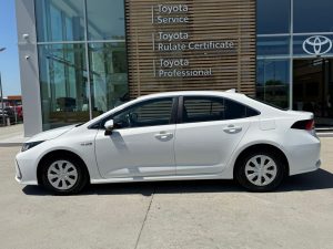 TOYOTA Corolla 1.8 Hybrid Business