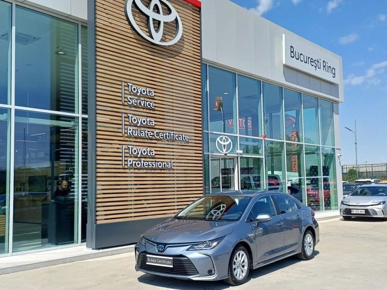 Toyota Corolla 1 8 Hsd Dynamic 2020