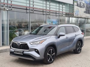Toyota HIGHLANDER 7 locuri  2.5 Hybrid 248 CP Luxury 4×4