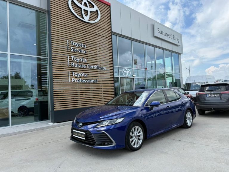 Toyota Camry Business 2.5 Hybrid