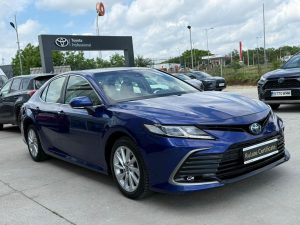 Toyota Camry Business 2.5 Hybrid