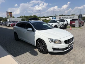 Volvo V60 2.0 AT MOMENTUM