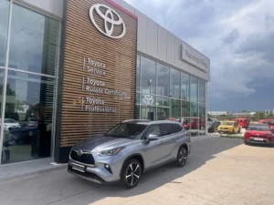 Toyota Highlander Luxury 2.5 HEV CVT