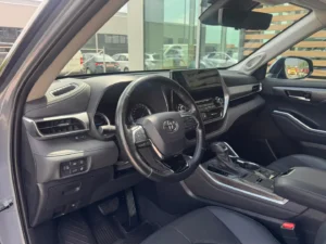 Toyota Highlander Luxury 2.5 HEV CVT