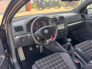 VW Golf GTI 30 Edition