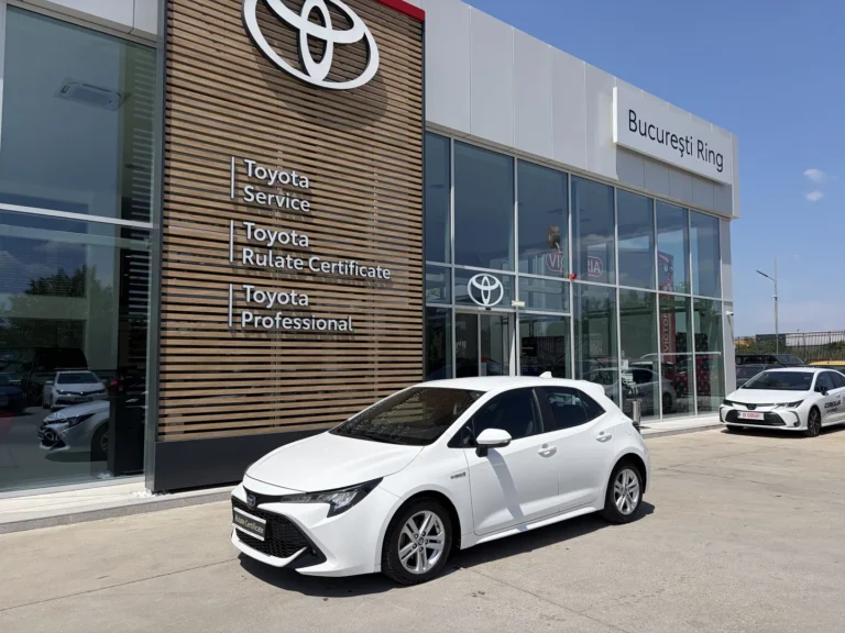 Toyota COROLLA HATCHBACK 1.8 Hybrid Dynamic HSD E-CVT