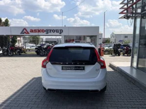 Volvo V60 2.0 AT MOMENTUM