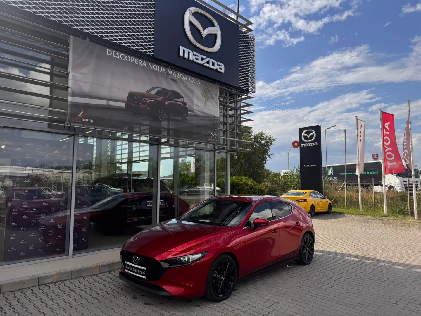 MAZDA 3