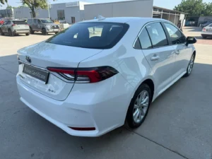 TOYOTA COROLLA SEDAN 1.8 Hybrid Business HSD E-CVT
