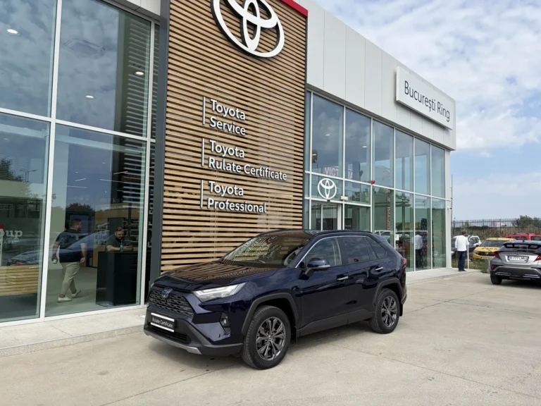 TOYOTA RAV 4 Luxury HYBRID 4×4