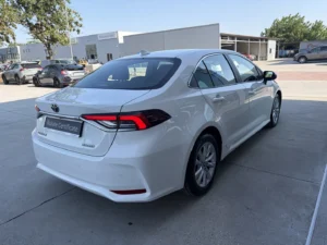 TOYOTA COROLLA SEDAN 1.8 Hybrid Business HSD E-CVT