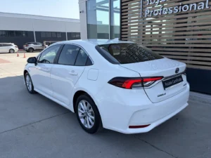 TOYOTA COROLLA SEDAN 1.8 Hybrid Business HSD E-CVT