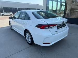 TOYOTA COROLLA SEDAN 1.8 Hybrid Business HSD E-CVT