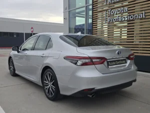 Toyota Camry Hybrid – 2.5 / 218 CP – Dynamic