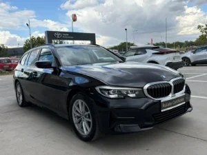 BMW Seria 3 Touring Advantage 330i 258 Cp xDrive AT