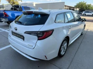 TOYOTA COROLLA Touring Sports 1.8 Hybrid Dynamic HSD E-CVT