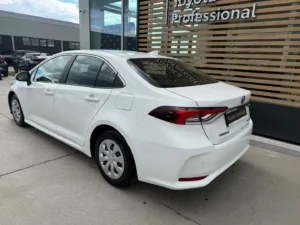 Toyota COROLLA 1.8 HYBRID BUSINESS HSD E-CVT