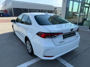 Toyota COROLLA 1.8 HYBRID BUSINESS HSD E-CVT