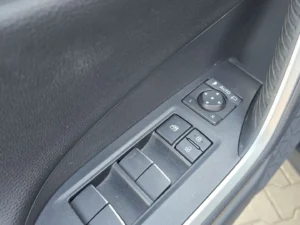 Toyota RAV4 2.5 Hybrid 222 CP Luxury 4×4