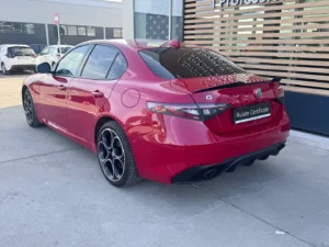 Alfa Romeo Giulia 2.0 Turbo AWD AT8 Competizione 280 CP