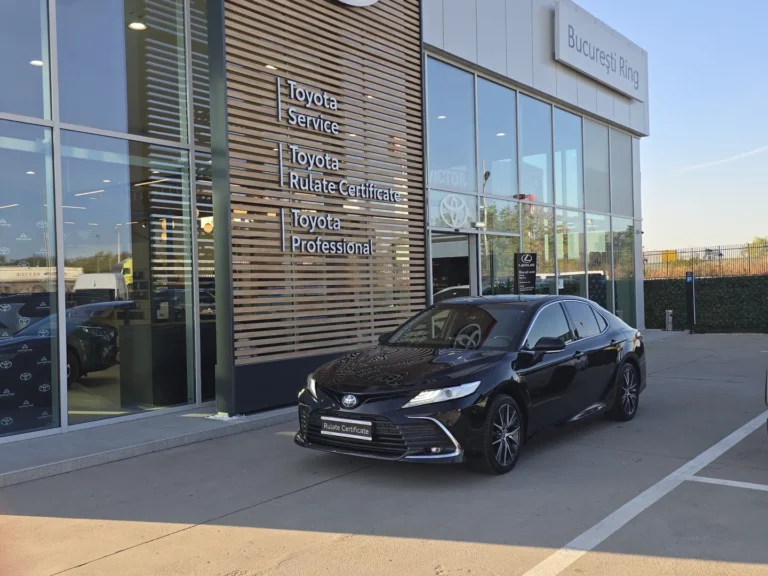 Toyota Camry 2.5 Hybrid Dynamic 218 CP