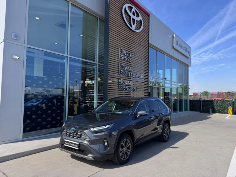 TOYOTA RAV4 2.5VVT-i HSD Luxury 4×4